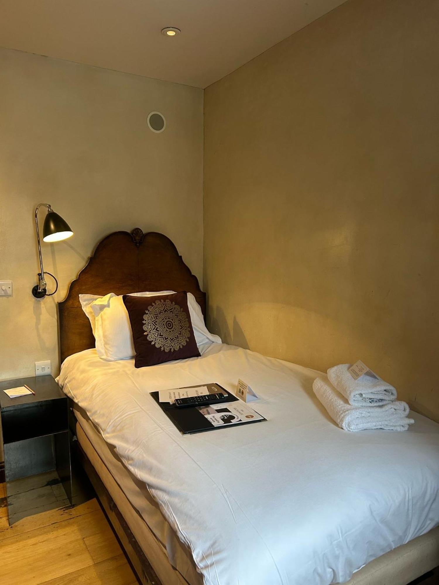 The Archangel,Restaurant & Bar With Rooms Frome Extérieur photo